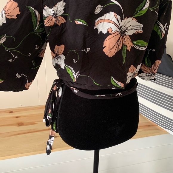 Bardot Crop Top - Picture 2 of 3